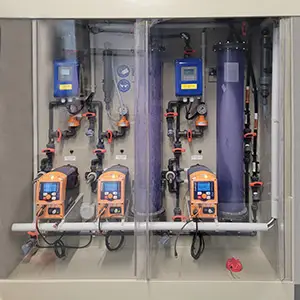 Dosiertafel mit Spritzschutz und Schlauchpumpen